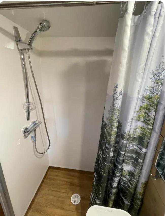 Affittacamere La Tiny House De Nanou Rochefort Esterno foto